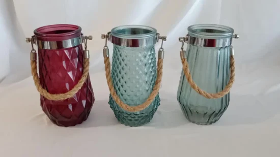 Vaso grande de colores con asa de cuerda en diferentes patrones
